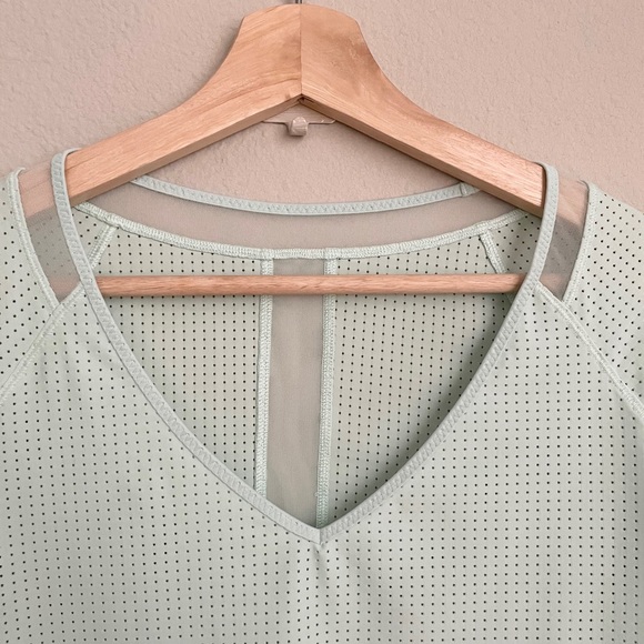 LULULEMON sea mist var-city 1/2 sleeve tech top - Picture 6 of 8